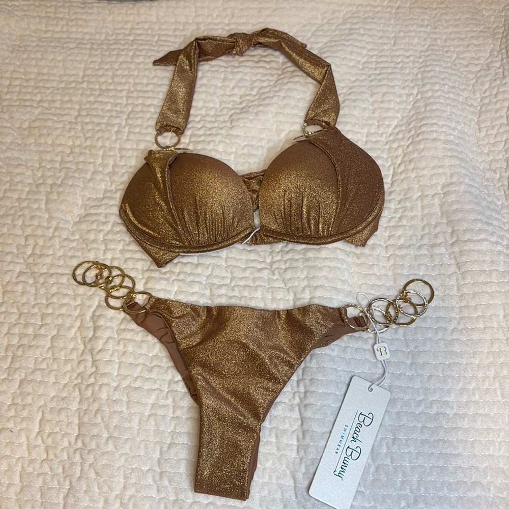 Beach bunny bikini set!!! NWT